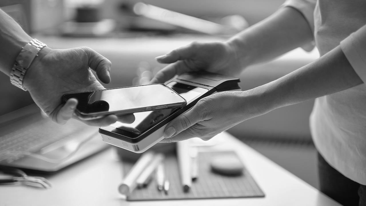 Payments_Cards_Mobile_Payment-1280